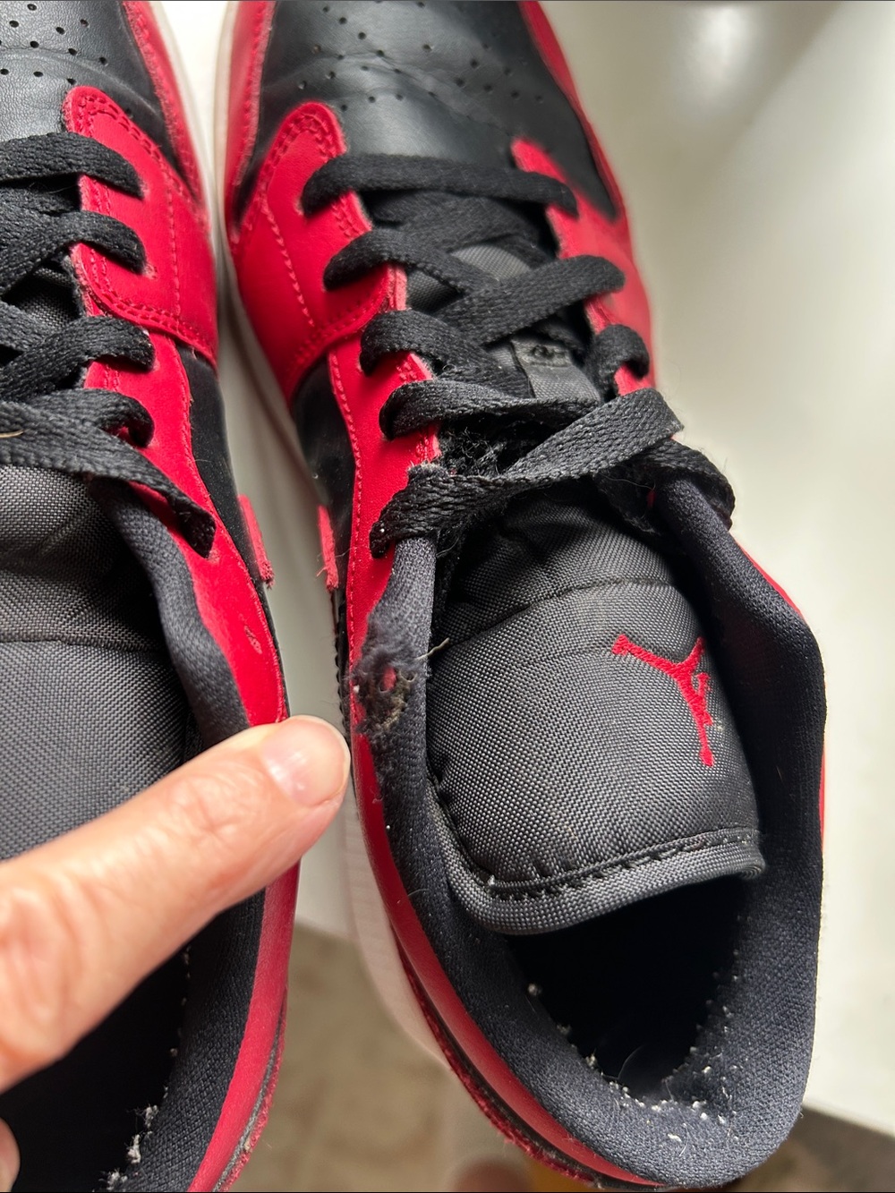 Air Jordan 1 Low "Reverse Bred" GS Youth 6Y (Fits Women 7.5-8) - Picture 3 of 10